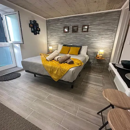 בית הארחה La Cueva House *