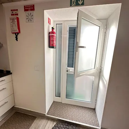 La Cueva House בית הארחה *